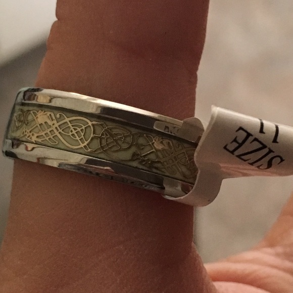 Men’s Golden Celtic Dragon Stainless Steel Ring - Picture 3 of 3